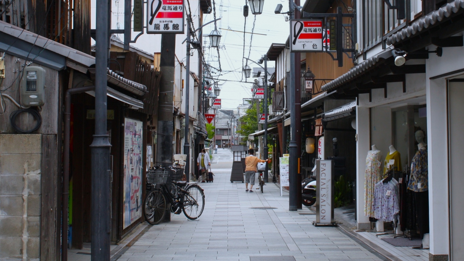 隣地を取得して接道要件をクリアした住宅地