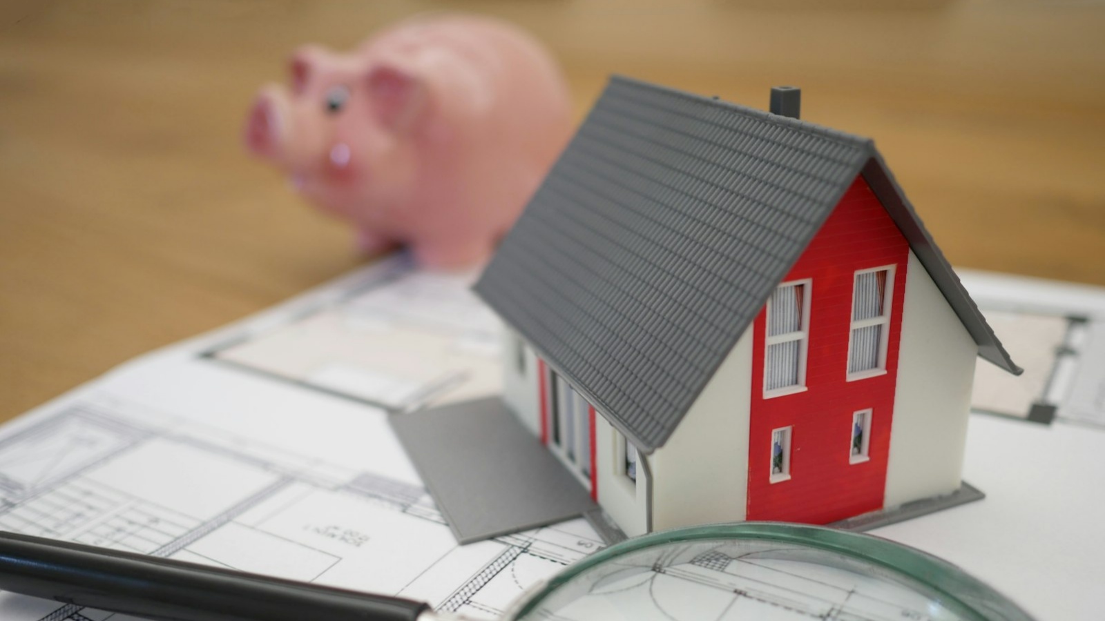 フラット35の資料と金融機関の住宅ローン相談窓口